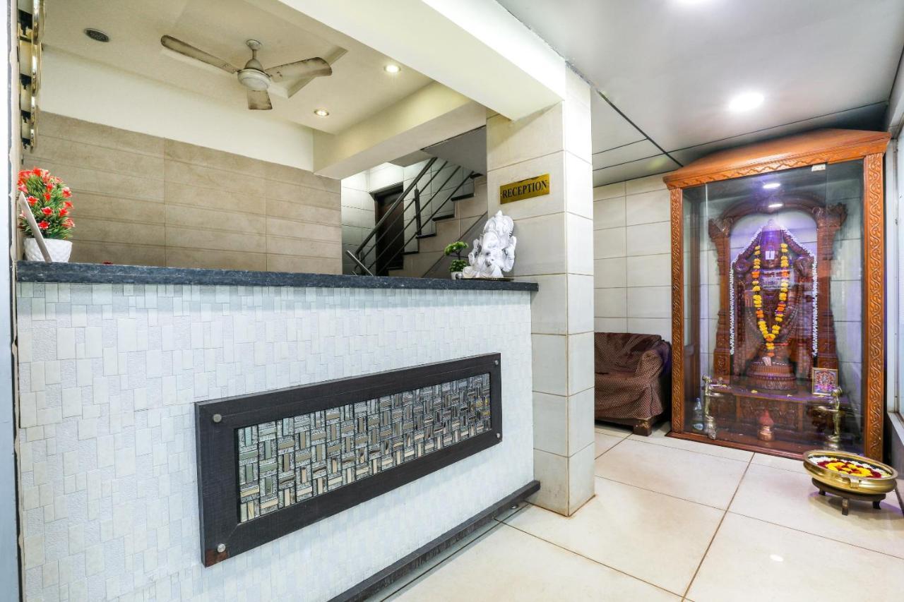Oyo 63283 Shakti Palace Hotel Boma Екстериор снимка