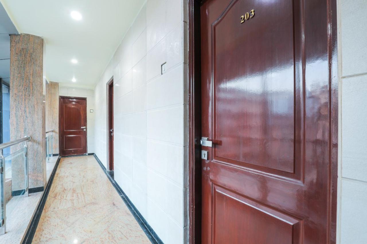 Oyo 63283 Shakti Palace Hotel Boma Екстериор снимка